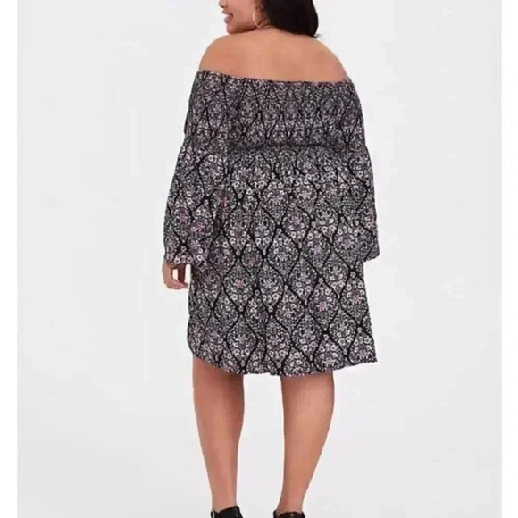 Torrid BLACK FLORAL SMOCKED SKATER DRESS Size 1 - Picture 2 of 9